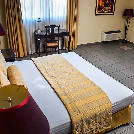 Hotel Victoria San Pedro Sula Esterno foto